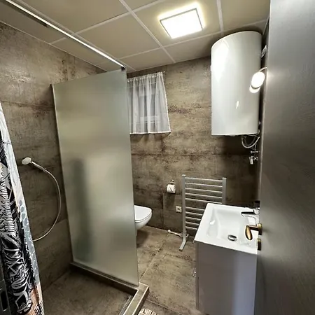 Demizson Vendeghaz 3* توكاي