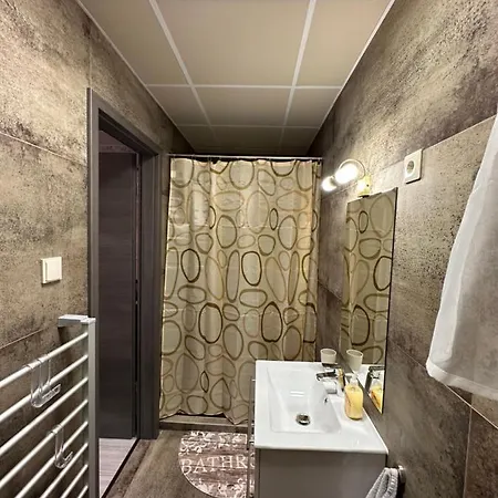 Demizson Vendeghaz 3* توكاي