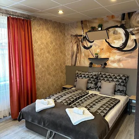 Demizson Vendeghaz توكاي