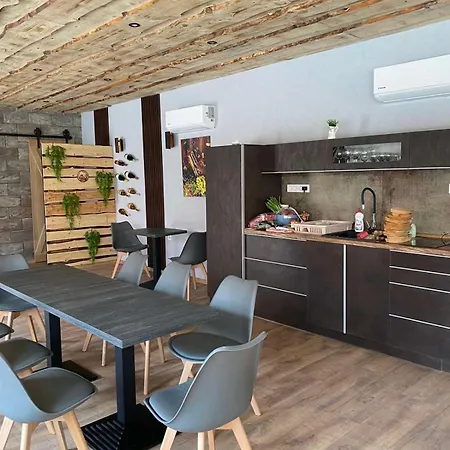 Demizson Vendeghaz بيت ضيافة 3*